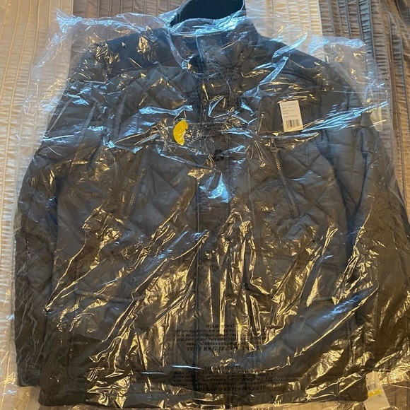 NEW- COLE HAAN
Mixed Media Quilted Jacket. Olive. Medium. - Picture 3 of 6